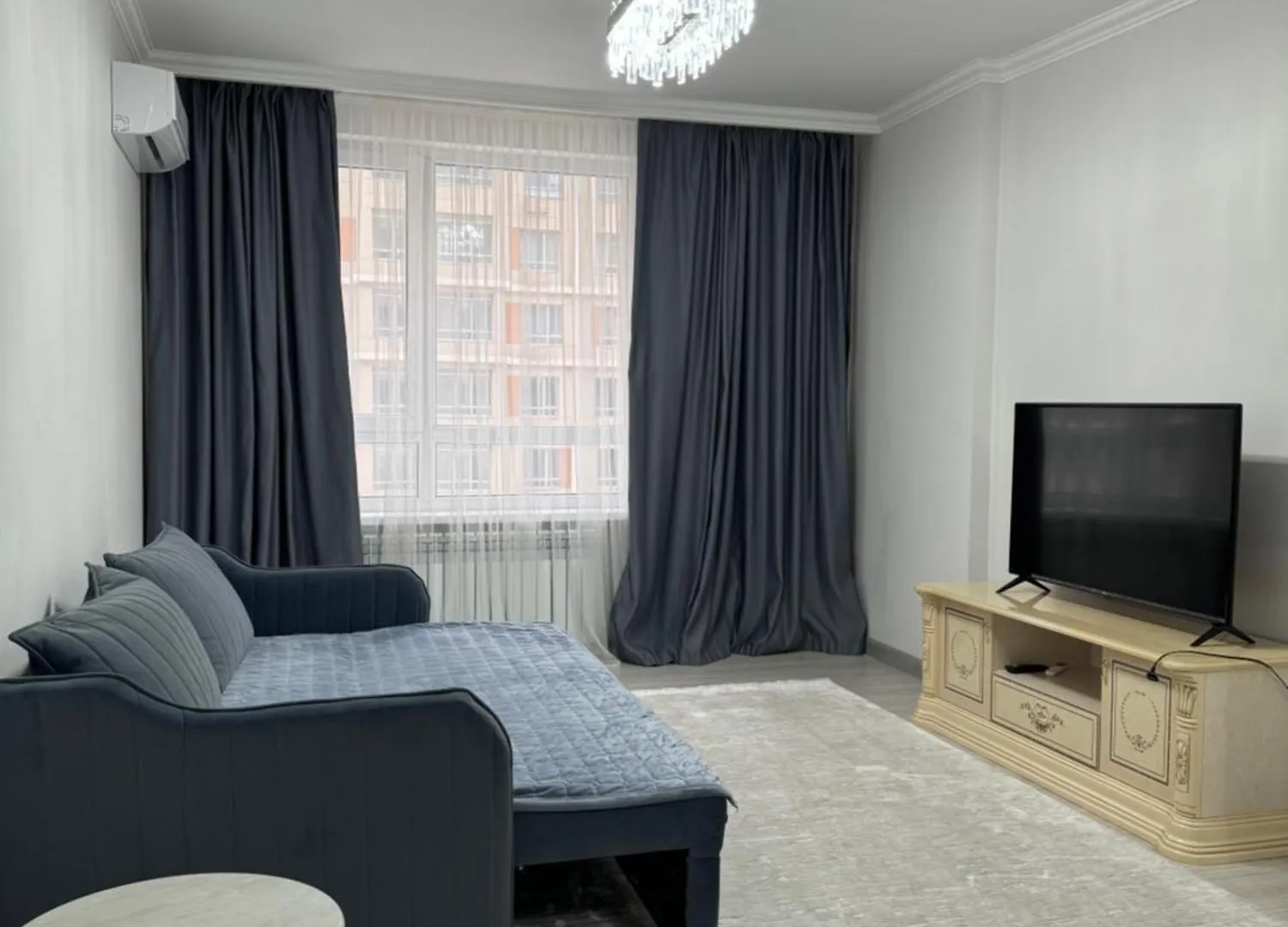 Квартира 2-Х Комнатная Almaty Apartment
